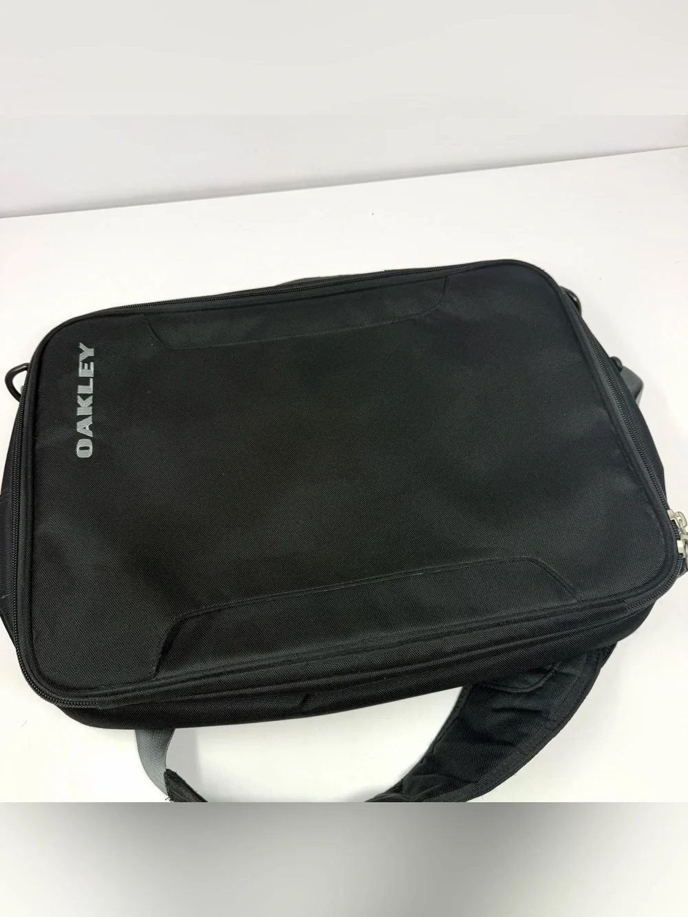 Oakley Messenger Bag Briefcase Shoulder Bag Padded Laptop Multipockets Black GUC